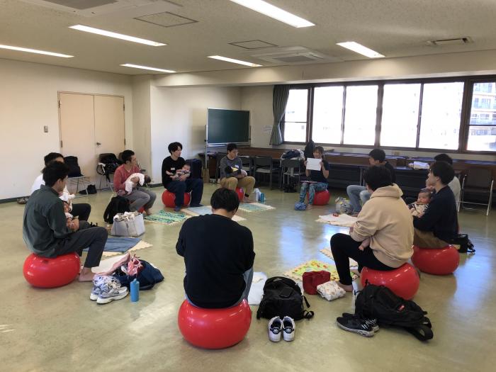 パパとあかちゃんおでかけクラス風景