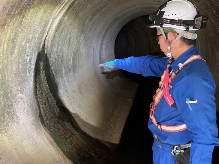 下水道管（雨水）の緊急点検現場