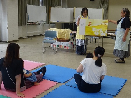 つくしっこの読み聞かせ会の様子