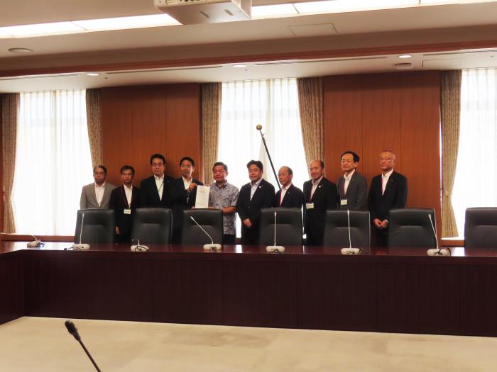 文部科学省