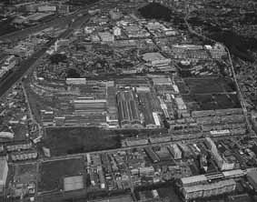 上空から撮影した深沢地域国鉄跡地の写真